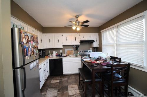 4 Broad St, Meriden, CT 06450-6581