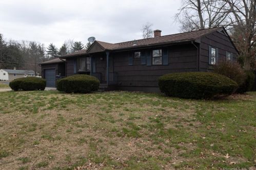 25 Magnolia Dr, Enfield, CT 06082-2015