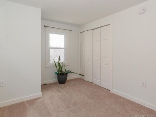 814 New Litchfield St, Torrington CT 06790-6677 exterior