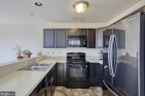 8464 Hamilton St, Hummelstown PA  17036-7091 exterior