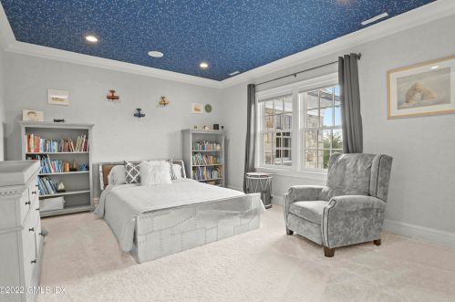 59 Mooreland Rd, Greenwich CT 06831-2645 exterior