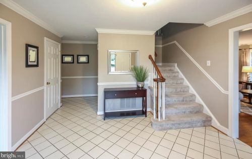 15225 Watergate Rd, Silver Spring, MD 20905-5748