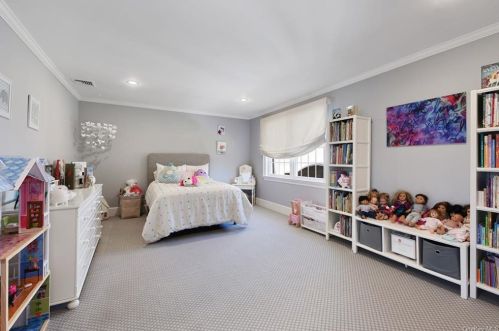 6 Long Pond Rd, Armonk NY 10504-2626 exterior