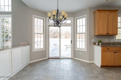 7408 Dunross Dr, Kalamazoo MI 49024-7412 exterior