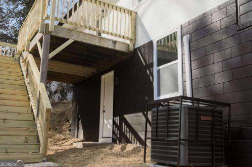 3584 Collier Dr, Atlanta GA  30331-1530 exterior