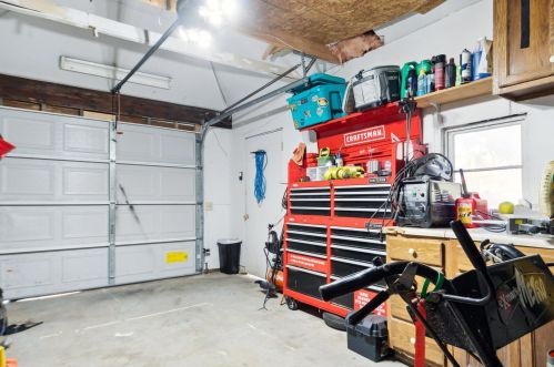 203 Oak Grv Ave, Kalamazoo MI 49004-1306 exterior