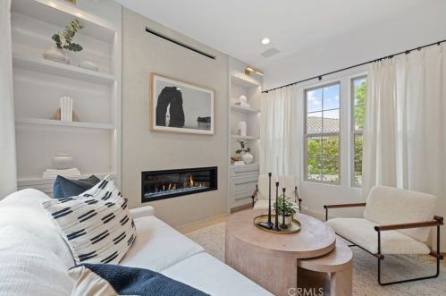 10464 Caribou Way, Tustin CA  92782-1470 exterior