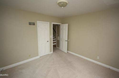 728 Campbell Ave, Kalamazoo MI 49006-3083 exterior