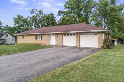 976 Monaca Rd, Monaca, PA 15061-2920