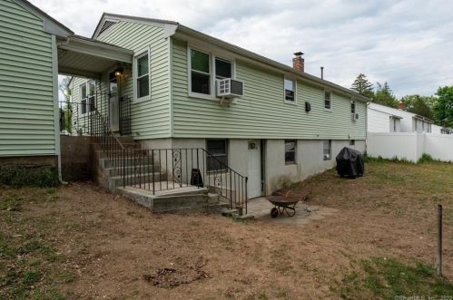 9 Pne Dr, Windsor CT 06095-3531 exterior