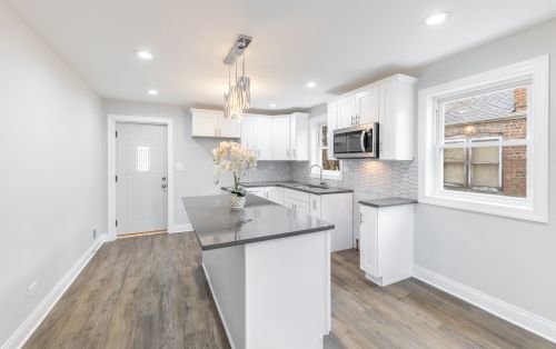 5009 Lavergne Ave, Chicago IL 60638-5831 exterior