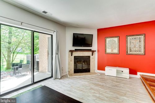 3099 Hawthorne Dr, Washington, DC 20017-1013