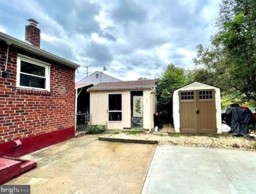 708 1st St, Rockville MD 20850-1450 exterior