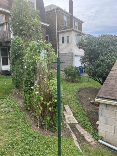 817 Deely St, Pittsburgh, PA 15217-2813