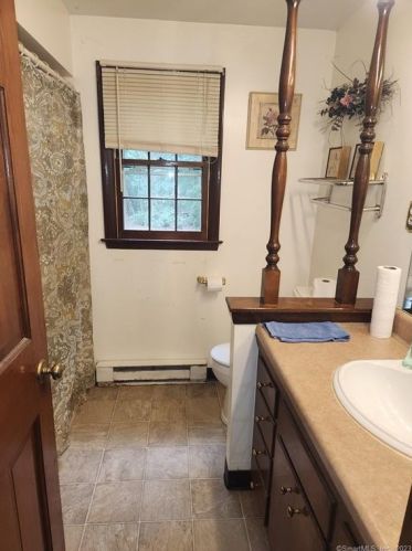 737 Burnham St, Hartford CT 06108-0010 exterior