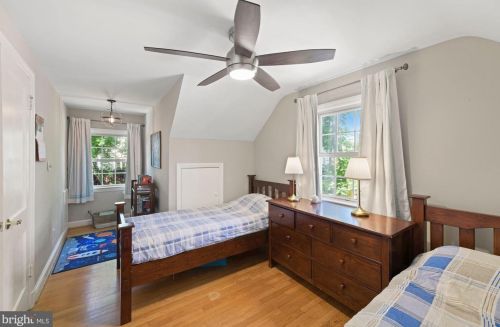 1712 Oakcrest Dr, Alexandria VA 22302-2336 exterior