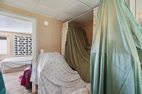 937 Leonard St, Grand Rapids MI 49534-0011 exterior