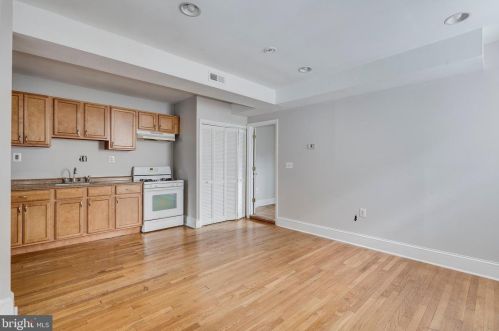 1320 T St, Washington DC 20009-4438 exterior