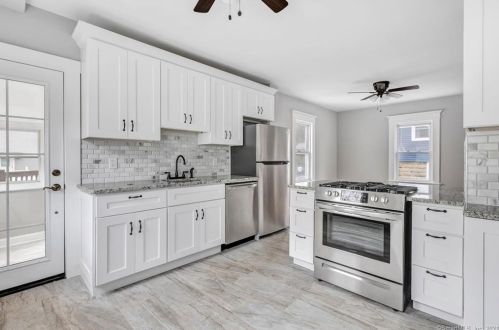 41 Spring St, Milford, CT 06460-5052