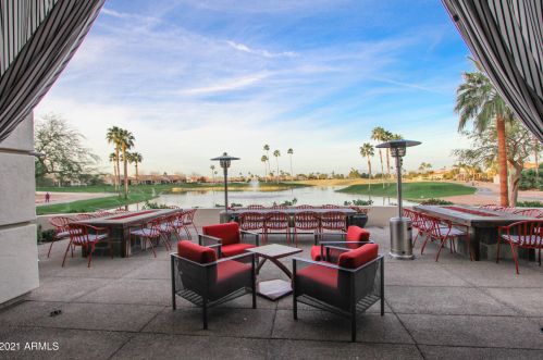 9910 Sunridge Dr, Chandler AZ 85248-6174 exterior