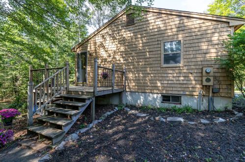 69 Lovering Ave, Concord NH 03307-1200 exterior