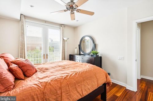 1433 Bainbridge St, Philadelphia PA 19146-2121 exterior