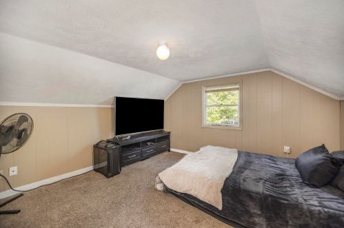 942 Amity Ave, Meskegon MI 49442-2118 exterior