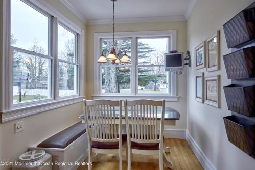 36 Little Silver Pt Rd, Little Silver NJ 07739-1732 exterior