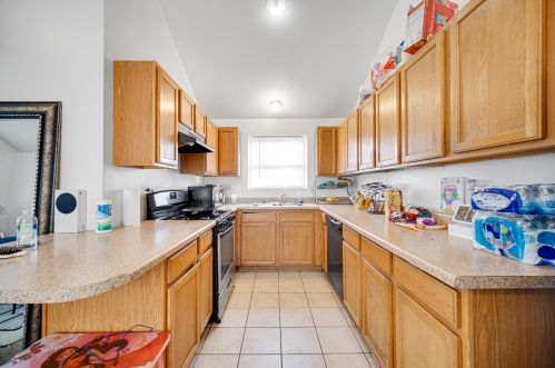 7952 Greenwood Ave, Chicago IL 60619-7096 exterior