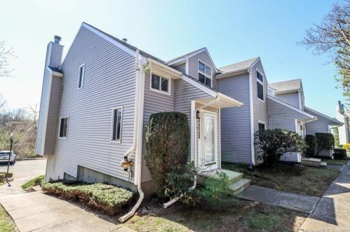 16 Tulip Dr, Seymour CT 06483-4111 exterior