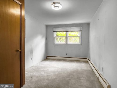 336 Ainslie Rd, Huntingdon Valley PA 19006-8701 exterior