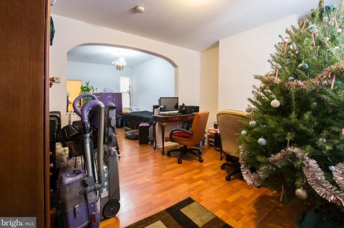 41 56th St, Philadelphia, PA 19139-3203