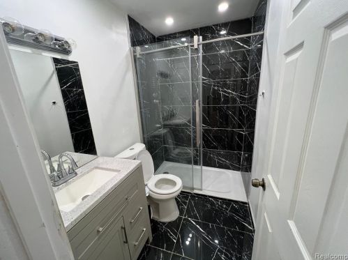 24086 Annapolis St, Dearborn Heights MI  48125-1914 exterior