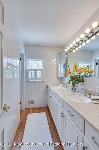 50 Farm Rd, Middletown NJ 07748-3703 exterior