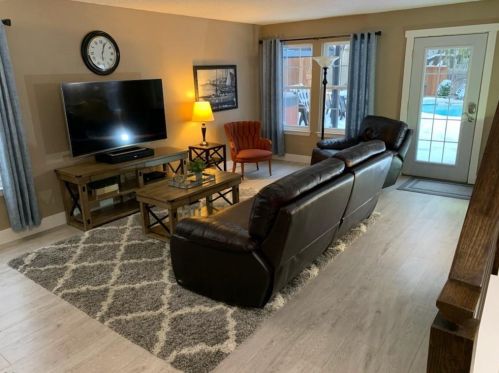 7010 Danwood Dr, Austin TX 78759-3633 exterior