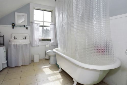 106 Ash St, Danvers MA 01923-2728 exterior