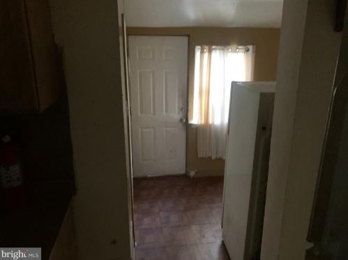 124 Main St, Darby PA 19023-2906 exterior