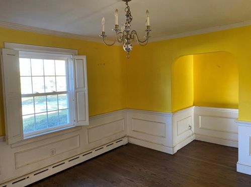 5 Longmeadow Ave, Middletown RI 02842-5247 exterior