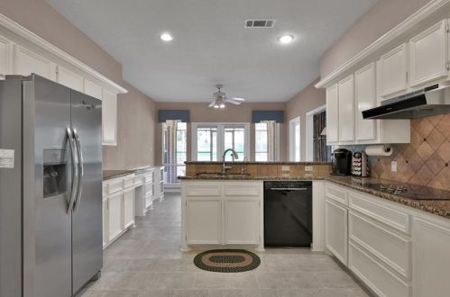 141 April Waters Dr, Montgomery TX 77356-8831 exterior