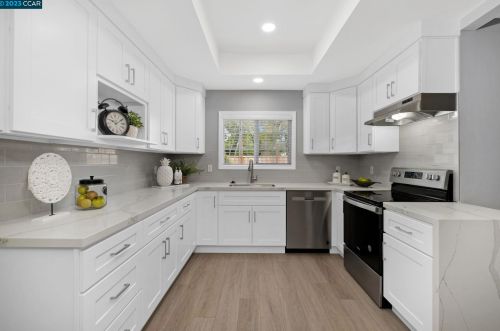 1567 Thornwood Dr, Concord, CA 94521-1911