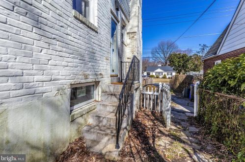 604 Forest Glen Rd, Silver Spring MD 20910-1122 exterior