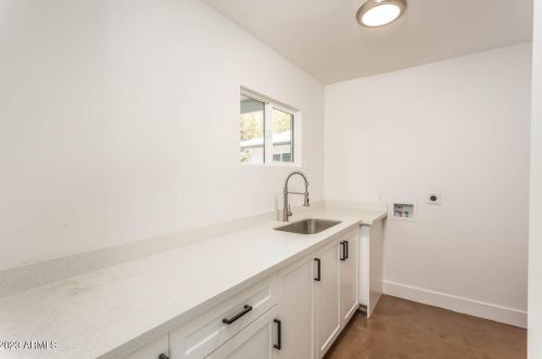 4721 24 St, Phoenix AZ 85016-4824 exterior