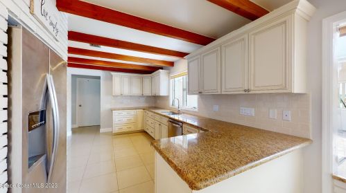 2130 Tropical Trl, Merritt Island FL 32952-4047 exterior