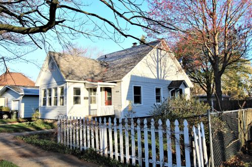 2154 Morton Ave, Meskegon, MI 49441-1424