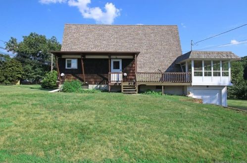 427 Roosevelt Dr, Seymour, CT 06478-1762