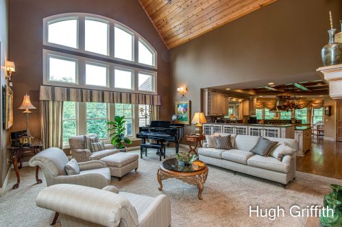 2041 Tall Pne Dr, Grand Rapids MI exterior