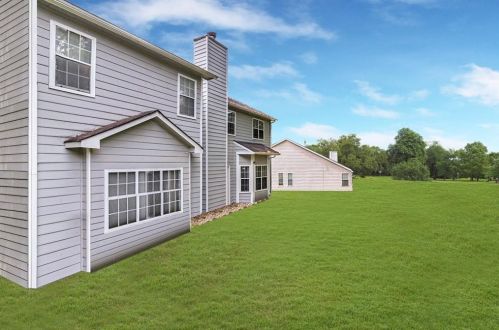 585 Shore Rd, Lithonia GA  30058-5990 exterior