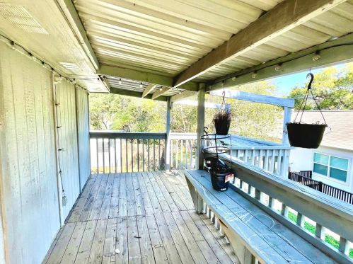 3320 Blumie St, Austin TX  78745-6768 exterior