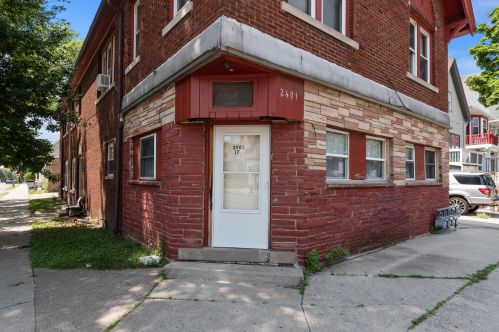 2401 Maple St, Milwaukee, WI 53204-3039