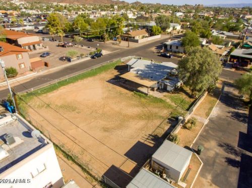 748 Carol Ave, Phoenix AZ 85021-2088 exterior